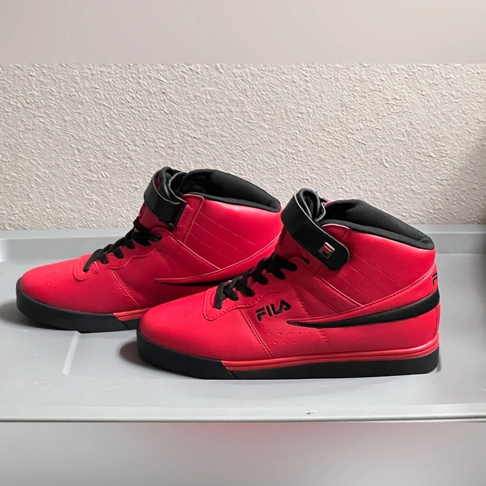 Brand New FILA Sneakers Boots - Picture 4 of 6